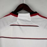 camiseta flamengo 2024 blanco cuello anterior