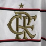 camiseta flamengo 2024 blanco escudo