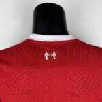 camiseta liverpool 2024 cuello anterior