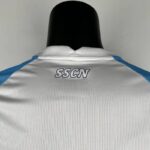 camiseta napoli 2024 blanca cuello anterior