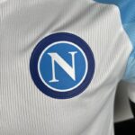 camiseta napoli 2024 blanca escudo