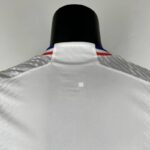 camiseta olympique de lyon 2024 cuello anterior