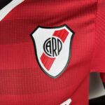 camiseta river plate 2023 escudo