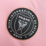camiseta inter miami messi escudo