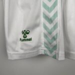 camiseta real betis niño 2024 logo hummel pantalón corto