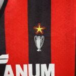 camiseta ac milán 1989 escudo