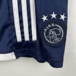 camiseta ajax 2024 niño escudo del pantalón corto