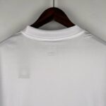 camiseta italia 2023 blanca cuello anterior