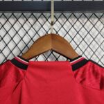 camiseta manchester united niño 2024 cuello anterior