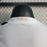 ac milan segunda equipacion cuello anterioi