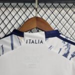 camiseta de italia 2024 cuello anterior