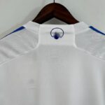 camiseta leeds united 2024 cuello anterior