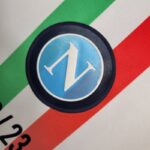 camiseta napoli blanca escudo