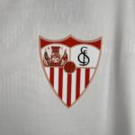 camiseta sevilla 2024 escudo