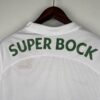 camiseta sporting lisboa cuello anterior
