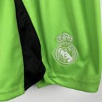 equipacion portero real madrid escudo