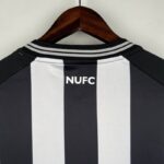 newcastle camiseta 2024 cuello posterior