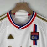 olympique de lyon camiseta cuello