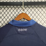 segunda equipación del tottenham cuello anterior