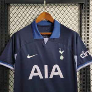 segunda equipación del tottenham frontal