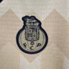 segunda equipacion oporto escudo