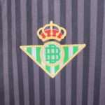 tercera equipacion betis 2024 escudo