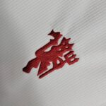 tercera equipacion manchester united escudo