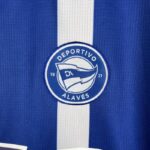 camiseta alaves 2024 escudo