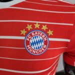 camiseta bayern munich 2023 escudo