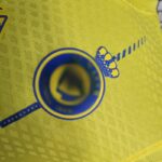 camiseta de al nassr 2024 escudo