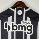 camiseta de atletico mineiro cuello anterior