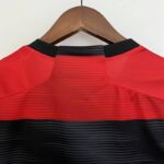 camiseta de flamengo cuello anterior