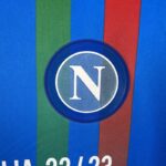 camiseta del napoli 2024 escudo-2