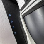 camiseta del newcastle 2024 lateral