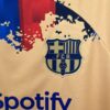 camiseta especial barcelona escudo