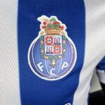 camiseta futbol oporto escudo