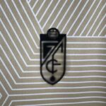 camiseta granada 2024 escudo