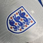 camiseta inglaterra 2024 escudo