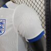 camiseta inglaterra 2024 hombro