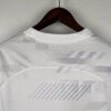 camiseta tottenham cuello anterior