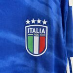 italia camiseta 2023 escudo