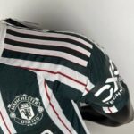 segunda equipacion manchester united 2024 hombro