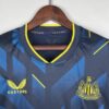 tercera equipacion newcastle cuello v