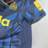 tercera equipacion newcastle lateral