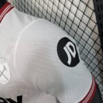 west ham segunda equipacion hombro