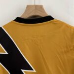 tercera equipación rayo cuello anterior