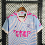 camiseta arsenal stella azul rosa pecho