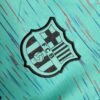 tercera equipación barcelona escudo