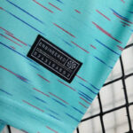 tercera equipación barcelona etiqueta