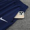 bolsillo del pantalon del chandal azul barcelona